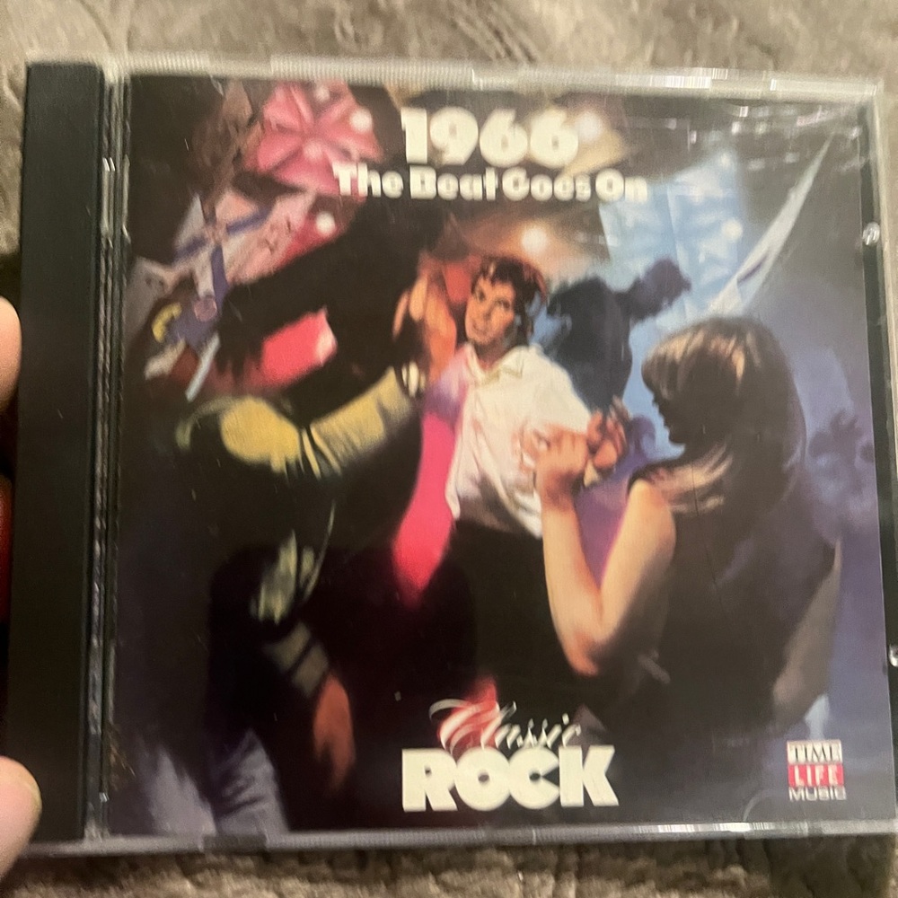 1966 The Beat Goes On Classic Rock Time Life Music  CD